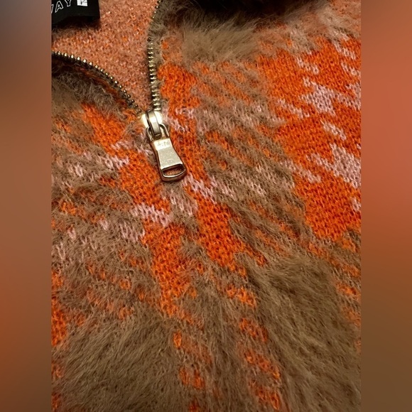 Broadway 38 Tan and Orange Pullover Zip Sweater Size M - Picture 4 of 4